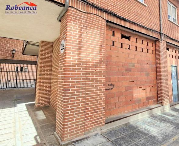 Local comercial en venta en Ávila, Sur photo 0