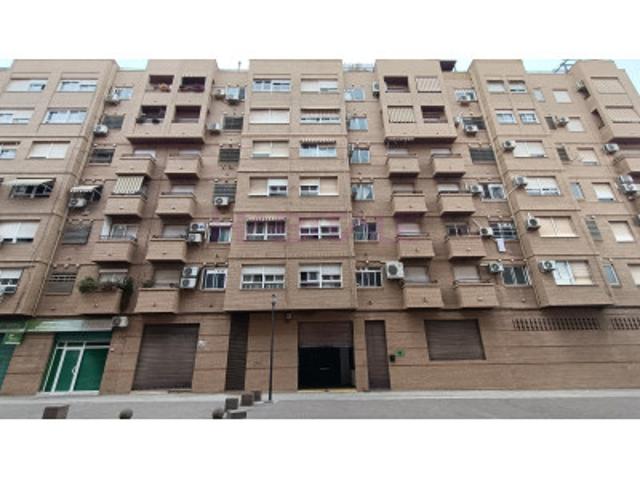 Local comercial en venta en Alaquàs photo 0