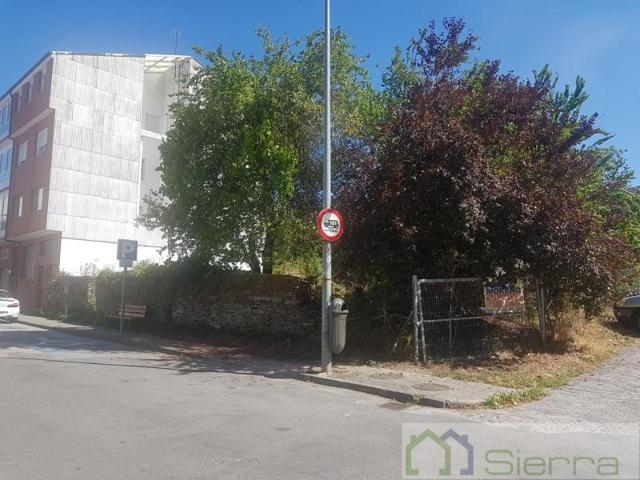 Terreno en venta en Sarria photo 0