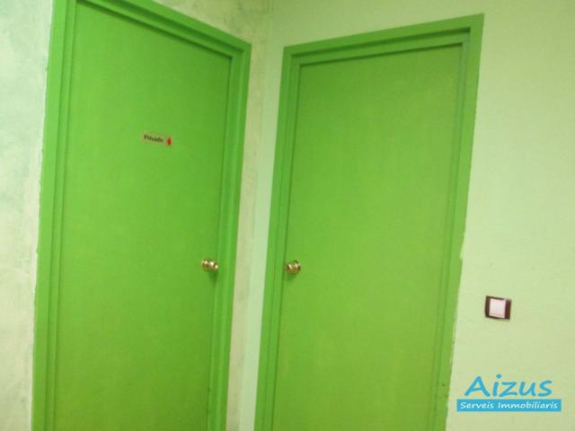 Local comercial en venta en Ripollet, Ramblas photo 0