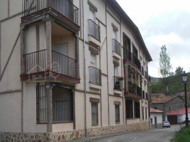 Local comercial en venta en Garganta la Olla photo 0