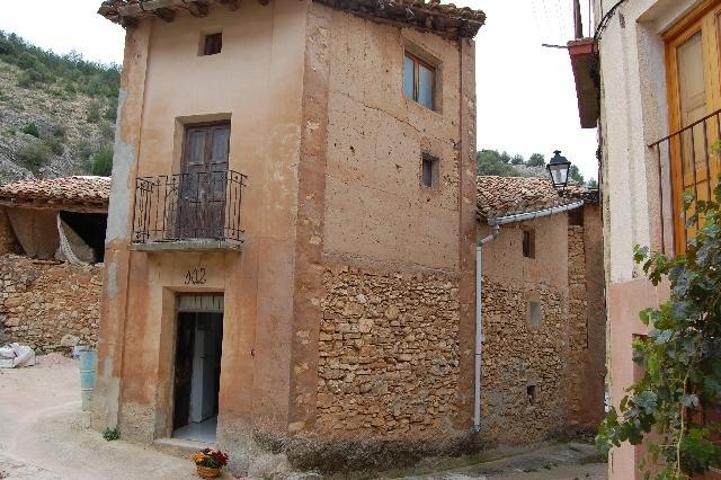 Casa en venta en Ademuz, Ademuz photo 0