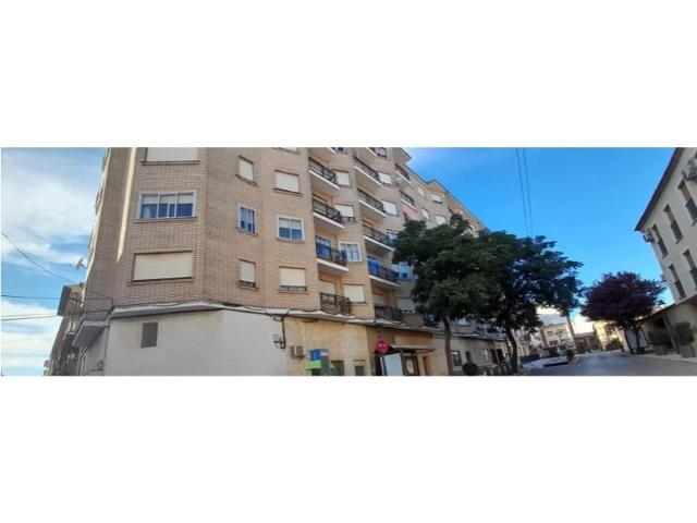 Piso en venta en Villarrobledo photo 0