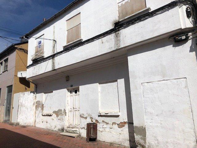 Casa en venta en Fabero, Centro photo 0