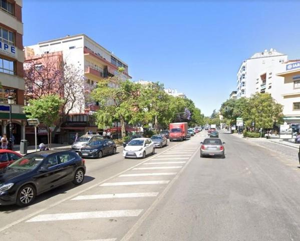 Local comercial en venta en Marbella, Marbella photo 0