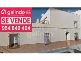 Casa en venta en Paradas photo 0