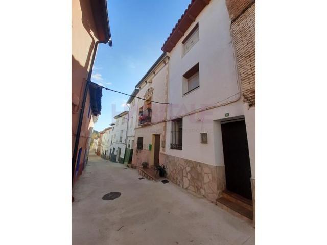 Casas de pueblo en venta en Blesa photo 0