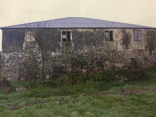 Casa con terreno en venta en Lalín photo 0