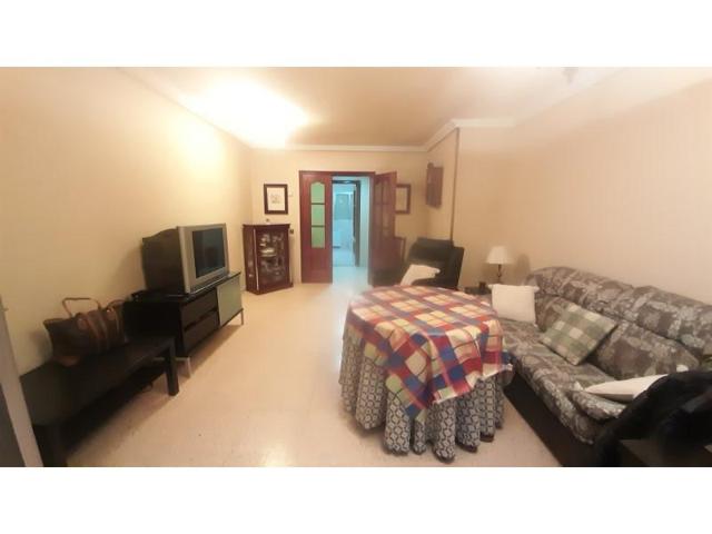 Piso en venta en Villarrobledo photo 0