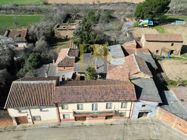 Casa en venta en San Adrián del Valle photo 0