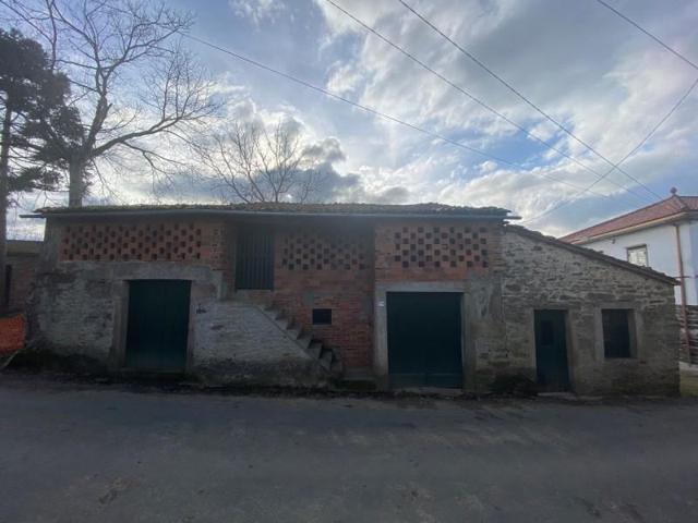 Casa con terreno en venta en Lalín photo 0