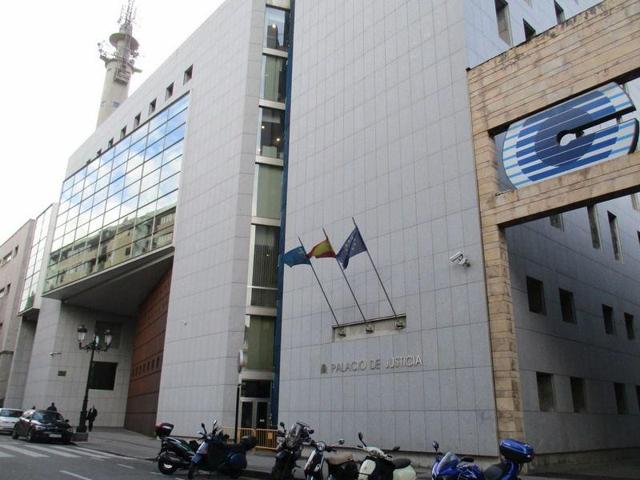 Oficina en venta en Oviedo, Oviedo photo 0