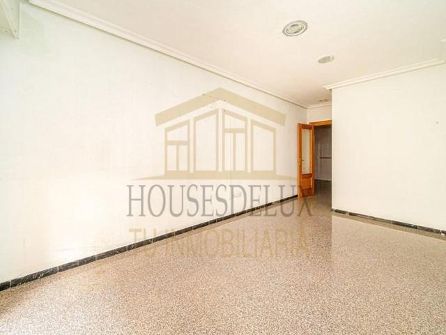 Piso en venta en Crevillent, Crevillent photo 0