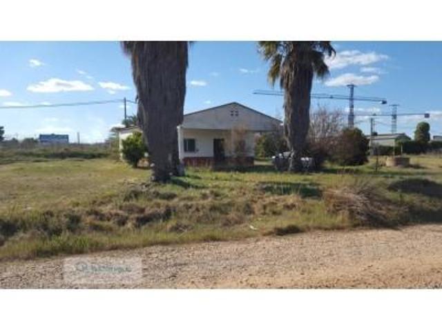 Chalet en venta en Villanueva de la Serena photo 0