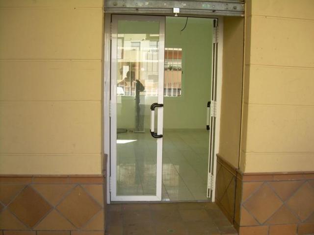 Local comercial en venta en Huelva, Avda. Andalucia photo 0