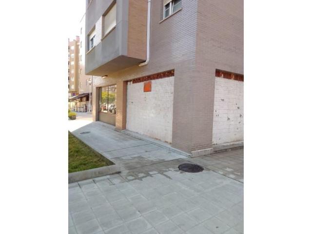Local comercial en venta en Avilés, Villalegre photo 0