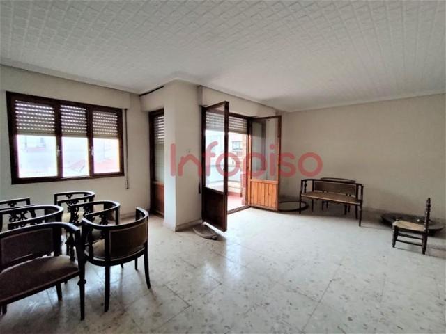 Piso en venta en Valdepeñas, Centro photo 0