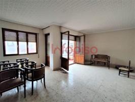 Piso en venta en Valdepeñas, Centro photo 0