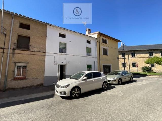 Casa en venta en Candeleda photo 0