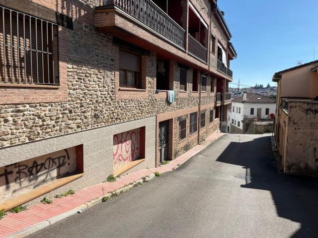 Local comercial en venta en Arenas de San Pedro photo 0