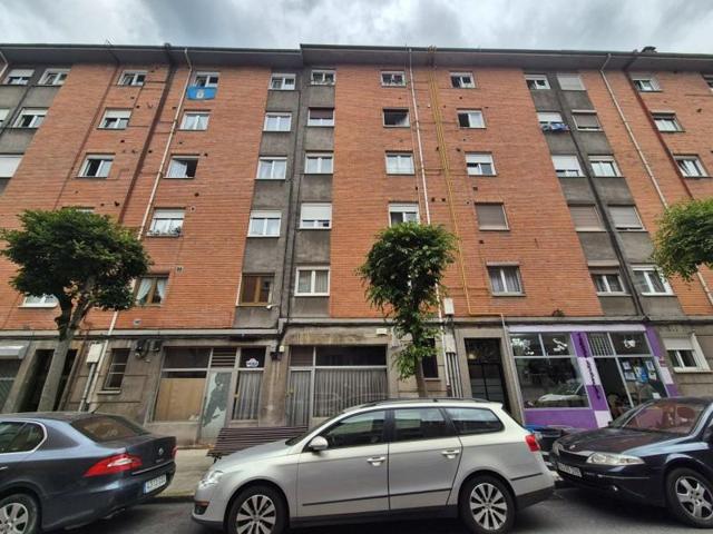 Local comercial en venta en Oviedo, Vallobin photo 0