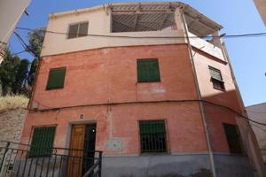 Casa en venta en Lanjarón, Centro photo 0