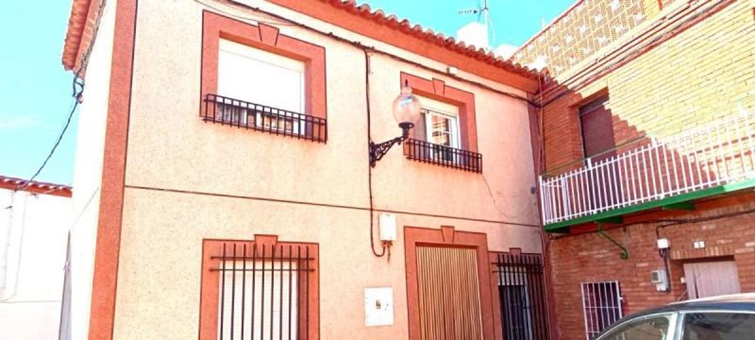 Casa en venta en Almedina, Almedina photo 0