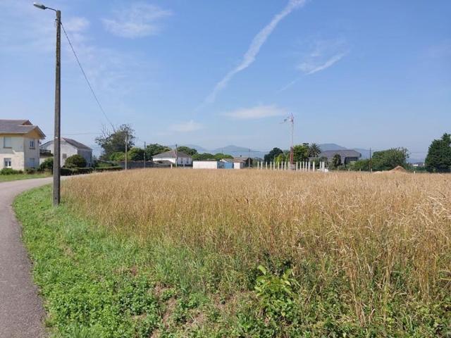 Chalet en venta en Navia, Andes photo 0