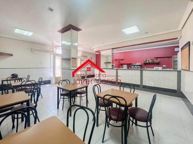 Local comercial en venta en Villafranca de los Barros, Centro - Mercado de abastos photo 0