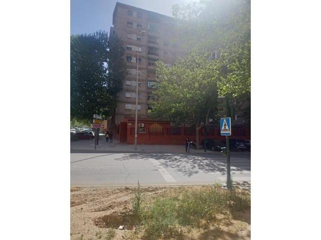 Piso en venta en Granada photo 0