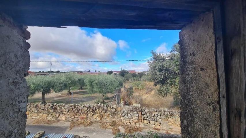 Casa en venta en Albalá, Albala photo 0