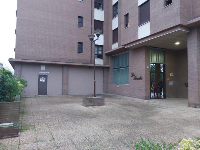 Local comercial en venta en Gijón, Viesques photo 0