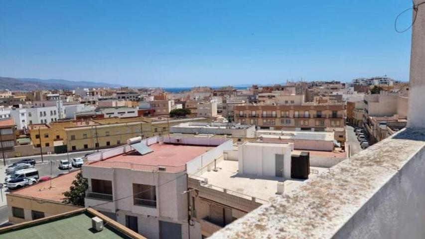 Piso en venta en Roquetas de Mar photo 0