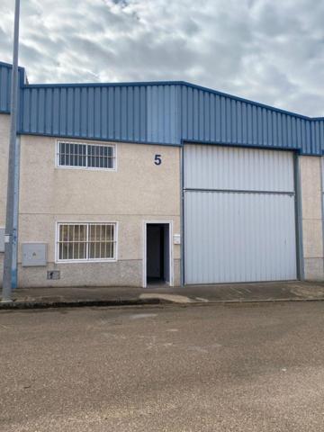 Nave industrial en venta en Lobón, Lobon photo 0