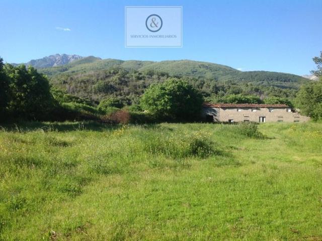 Chalet en venta en Candeleda photo 0