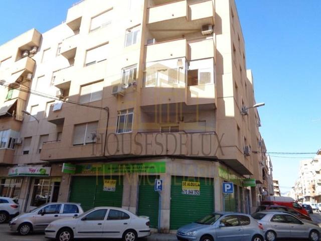 Piso en venta en Novelda photo 0