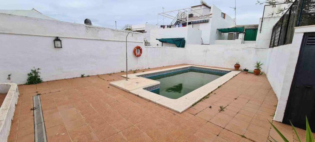 Adosada en venta en Villamanrique de la Condesa, Villamanrrique De La Condesa photo 0