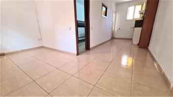 Piso en venta en L'Hospitalet de Llobregat, San Jose photo 0