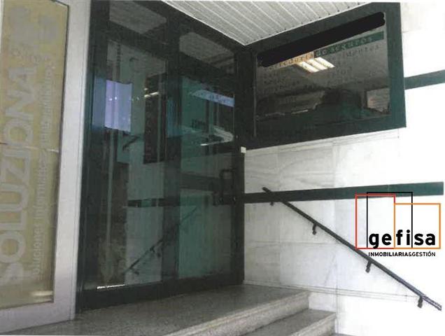 Local comercial en venta en Valdepeñas, Buena photo 0