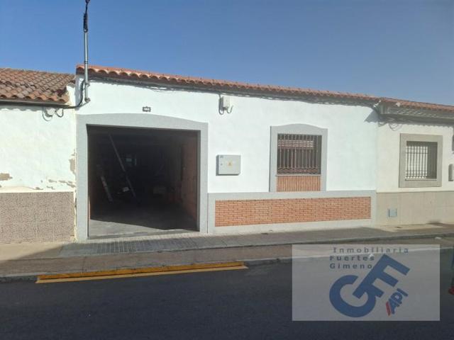 Casa en venta en Pozoblanco photo 0