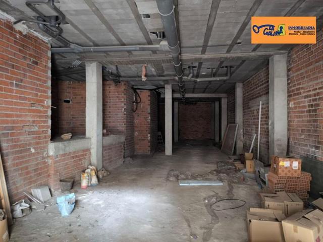 Local comercial en venta en Valdepeñas, Seis de Junio photo 0