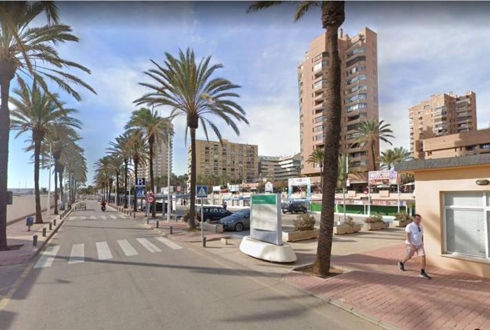 Local comercial en venta en Fuengirola, Puerto Deportivo photo 0