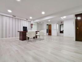 Oficina en venta en Vigo, El Berbes photo 0