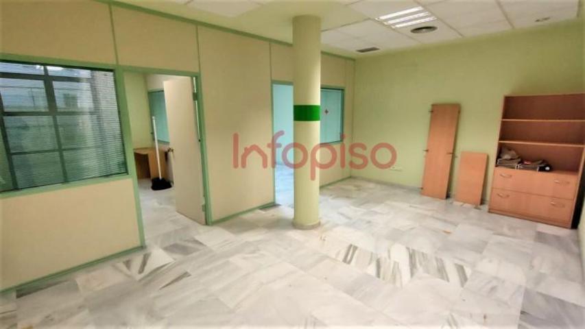 Oficina en venta en Valdepeñas, Seis de Junio photo 0