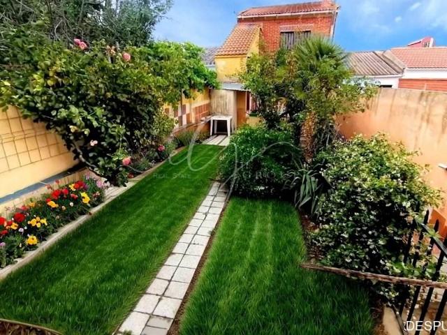 Casas de pueblo en venta en Nava del Rey photo 0