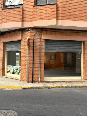 Local comercial en venta en Deltebre, Deltebre photo 0