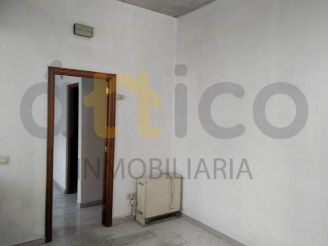 Local comercial en venta en Valladolid photo 0