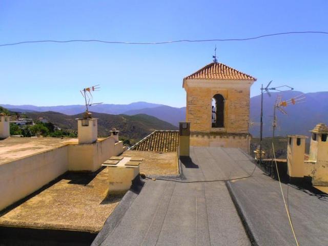 Casa en venta en Carataunas, Centro photo 0