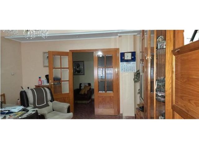 Piso en venta en Villarrobledo photo 0