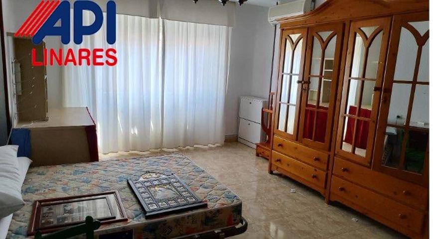Piso en venta en Linares, Centro photo 0